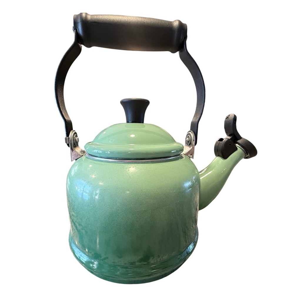 Le Creuset Whistling Tea Kettle Green Enamel on Steel‎ Classic 1.7 Qt Q3101-17